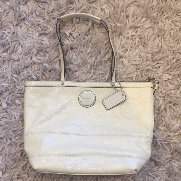cream shoulder bag
